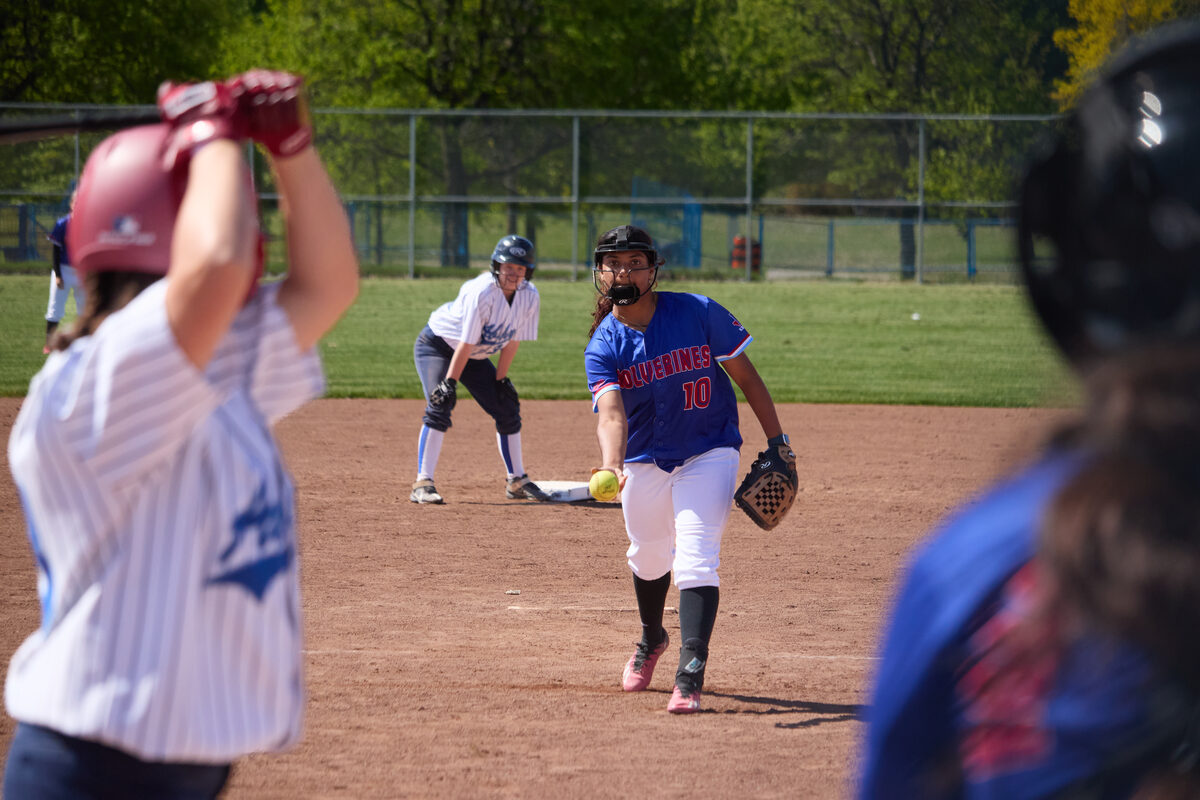Cover image for Varsity Girls Softball
