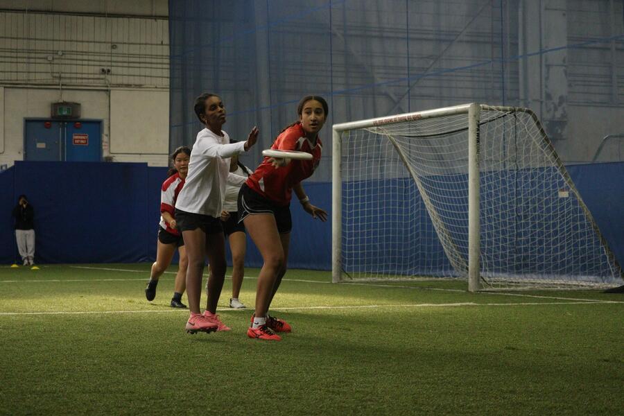 Varsity Girls Ultimate Frisbee, photo 3