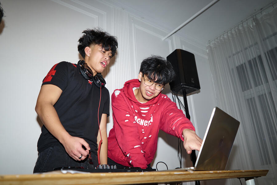 LOVUH Listening Party, photo 3