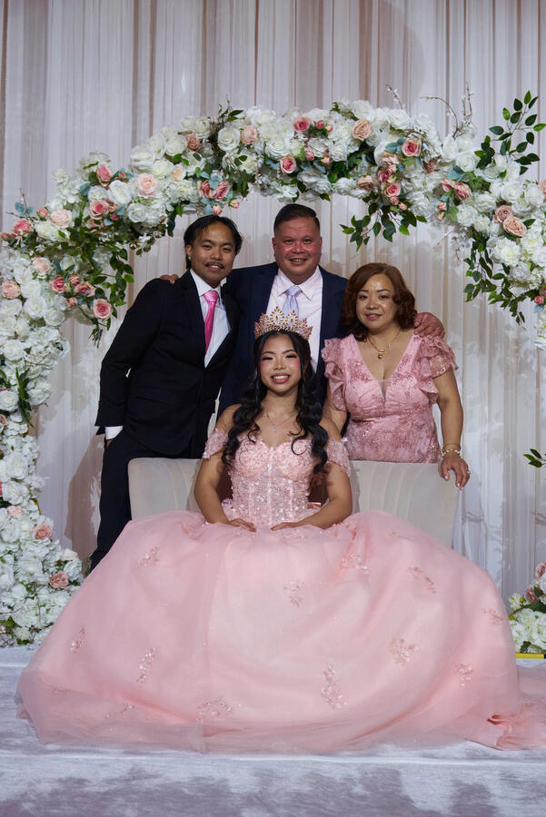 Sarah's Debut, photo 5