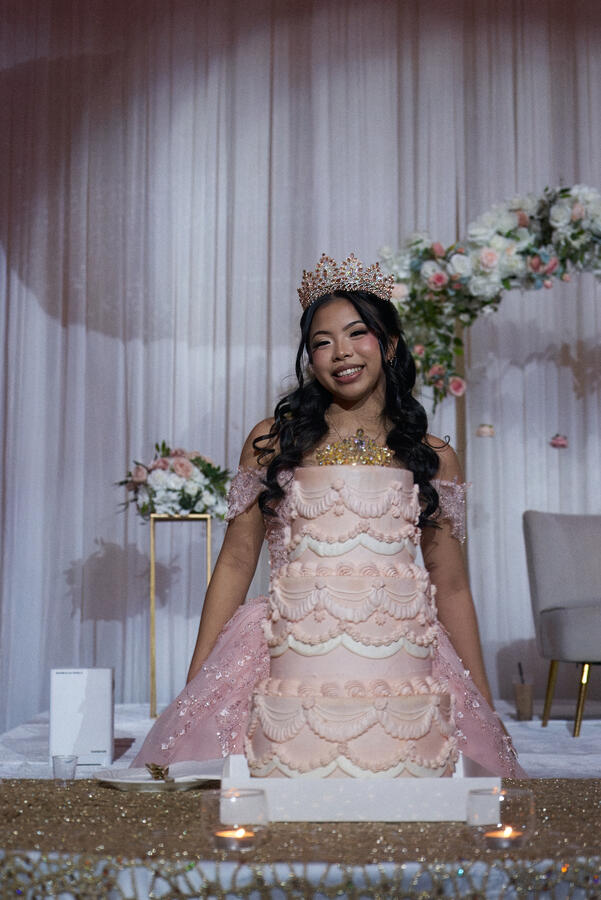 Sarah's Debut, photo 7